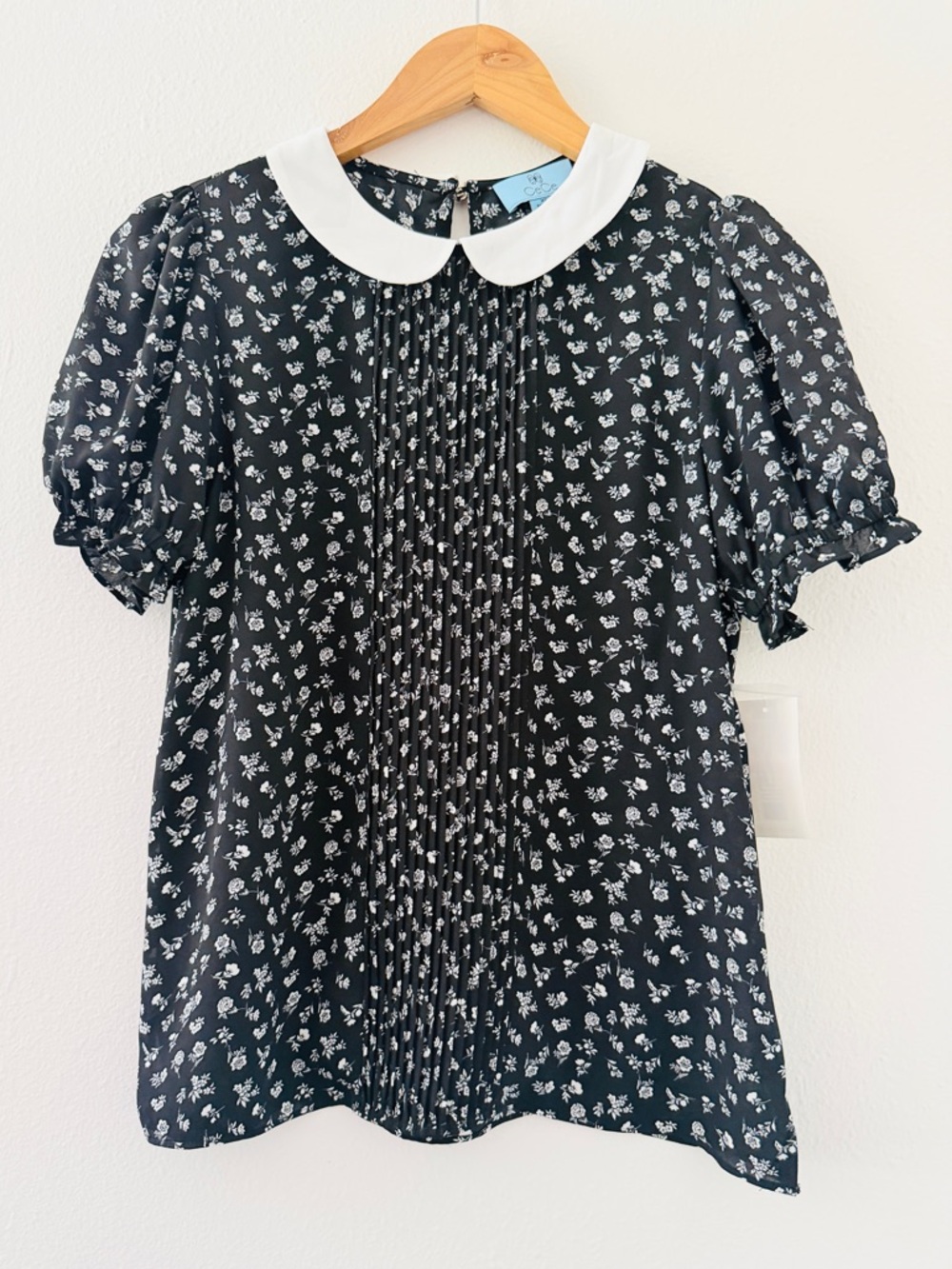 NWT CeCe Black Floral Peter Pan Collar Blouse